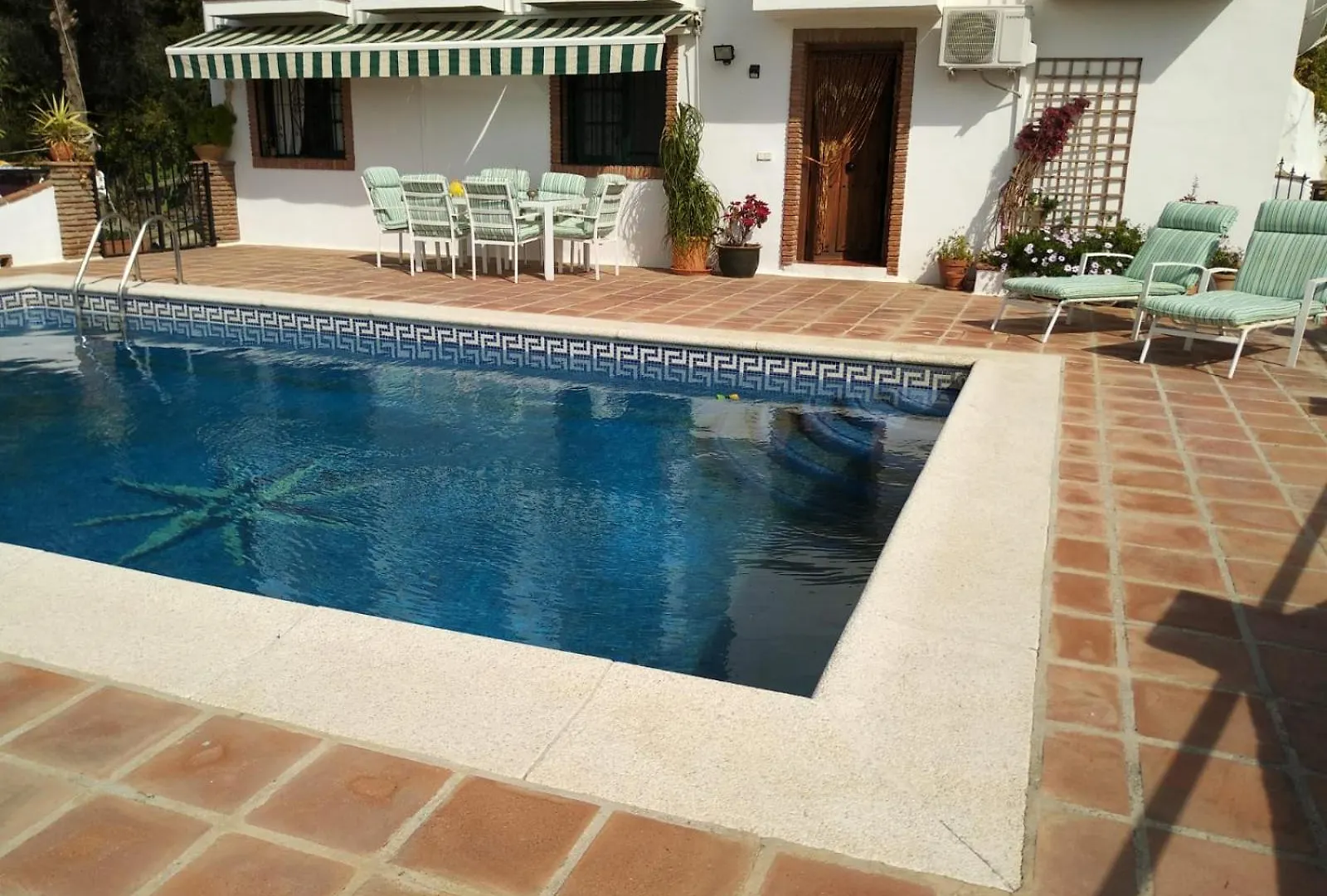 מיחאס El Palacete 2 0*,